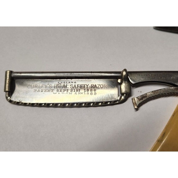 2 Vintage Razors Curley's Ideal Safety Razor & Marshall-Wells Zenith Gunmetal - Picture 5 of 6